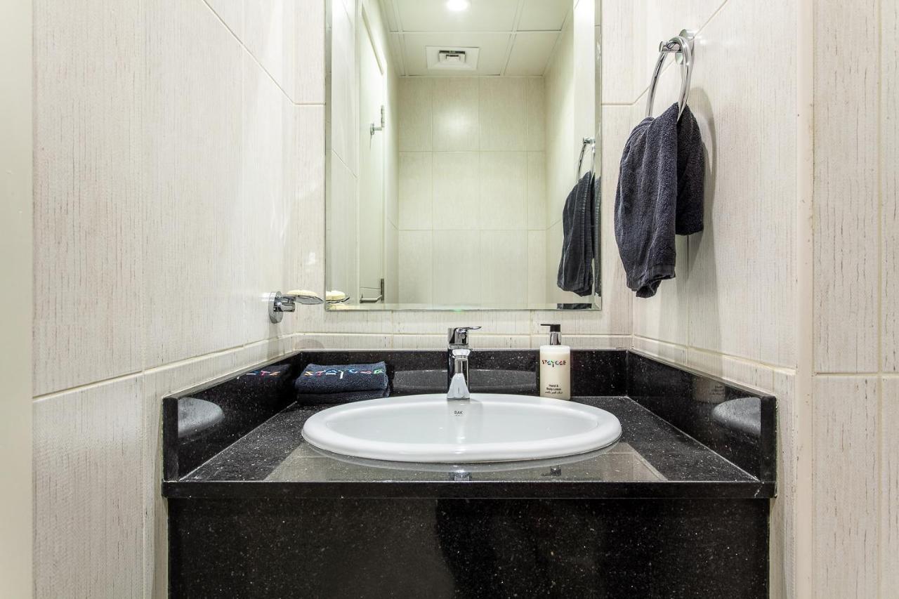 Staycae Holiday Homes - Tower 108 Dubai Dış mekan fotoğraf